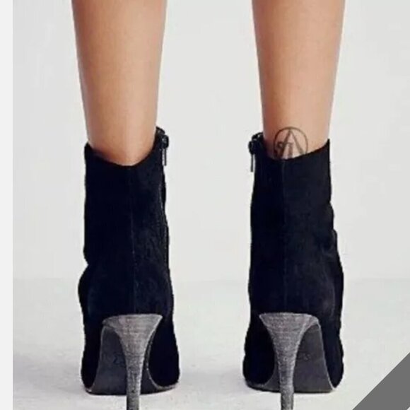 Free People Size 40 EU 10 US Black Suede Slouch Ankle Pointed Toe Skinny Heel - Picture 2 of 13